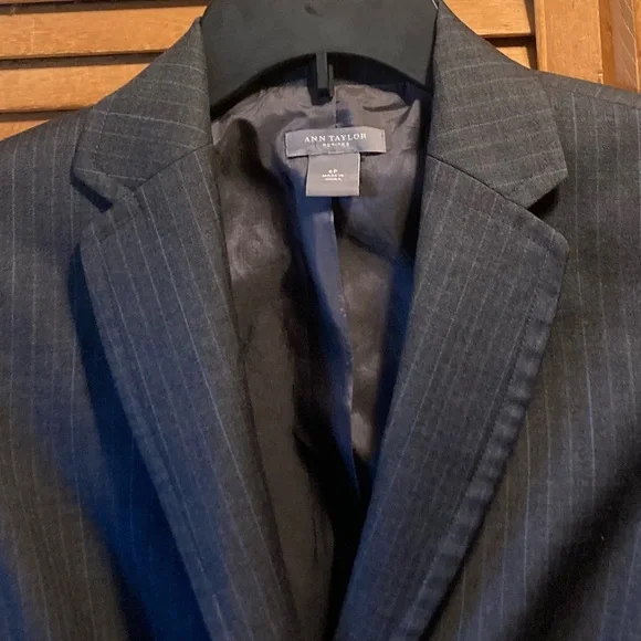 Ann Taylor Grey & Blue Pinstriped Blazer - Picture 4 of 16